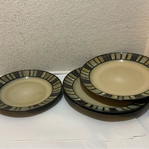 3 Home Trends Fullerton Stoneware Dinner Plates 1 salad Black & Gray Striped Rim - Picture 6 of 6